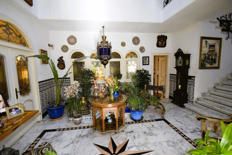 9 Cuarto Villa en venta