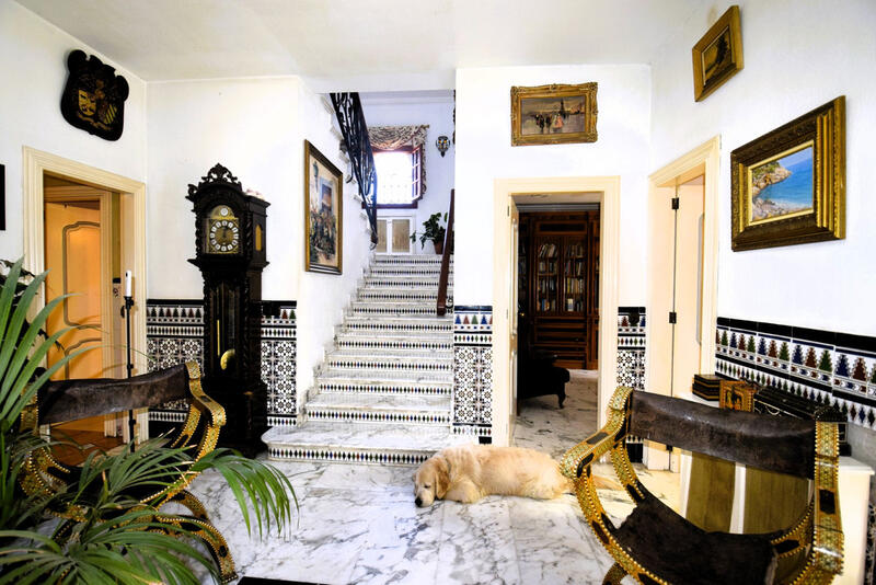 9 Cuarto Villa en venta