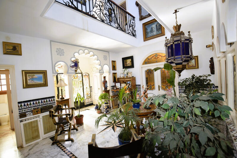 9 Cuarto Villa en venta