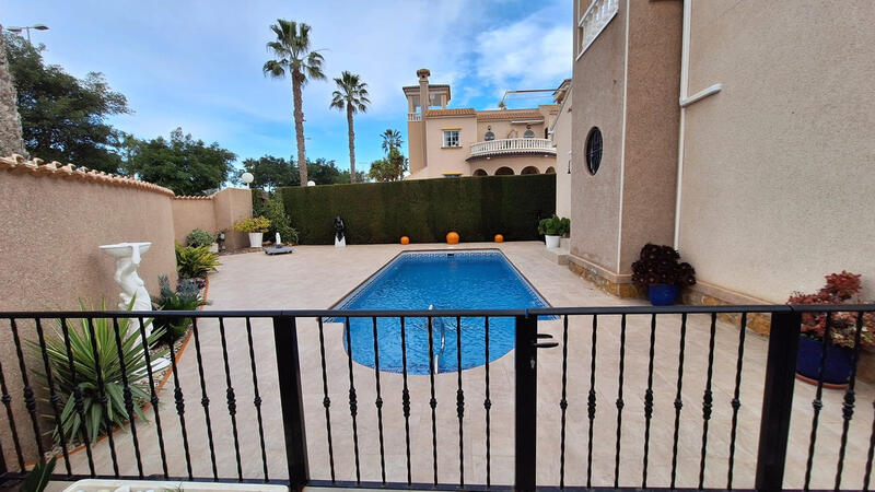 3 slaapkamer Villa Te koop