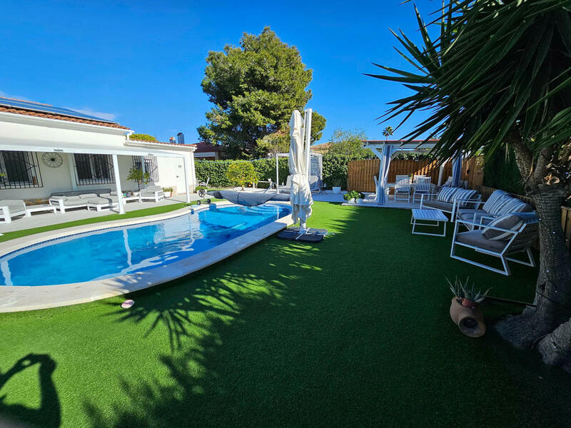 4 Cuarto Villa en venta