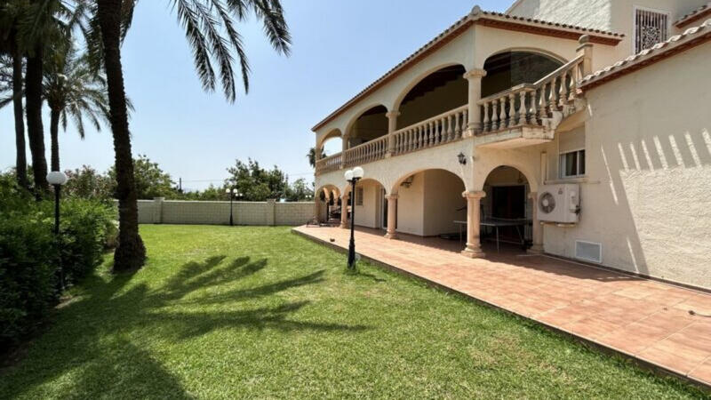 4 slaapkamer Villa Te koop