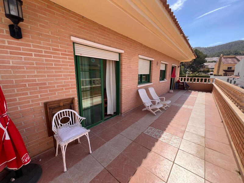 8 Schlafzimmer Villa zu verkaufen in Benidorm, Alicante