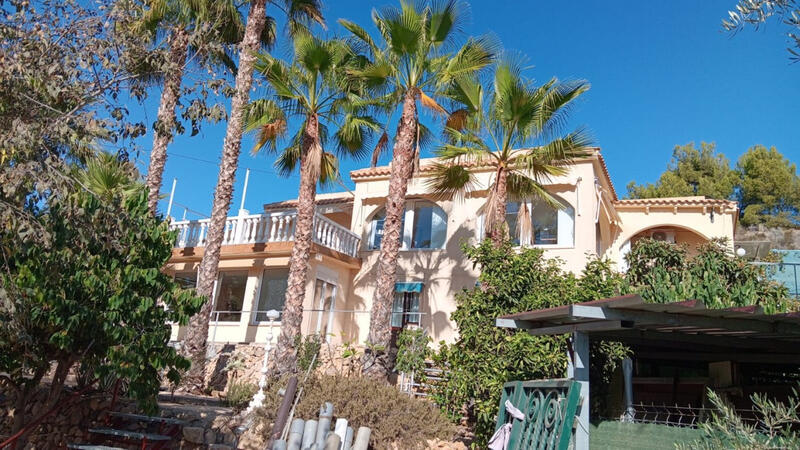 6 Schlafzimmer Landhaus zu verkaufen in La Nucia, Alicante