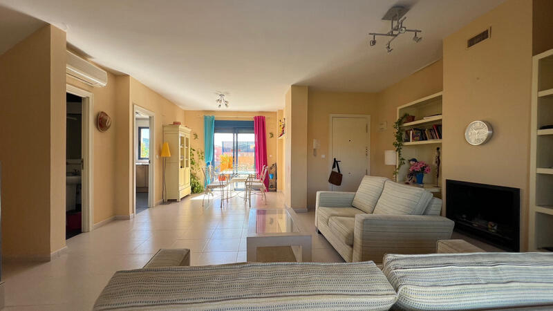 4 спальная комната квартира продается в Denia, Alicante