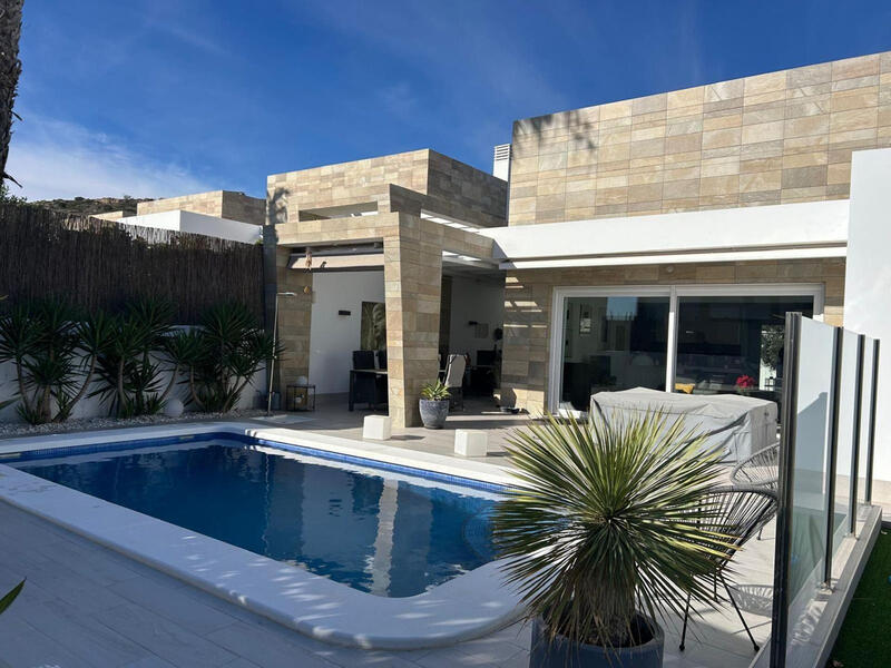 Villa till salu i Algorfa, Alicante