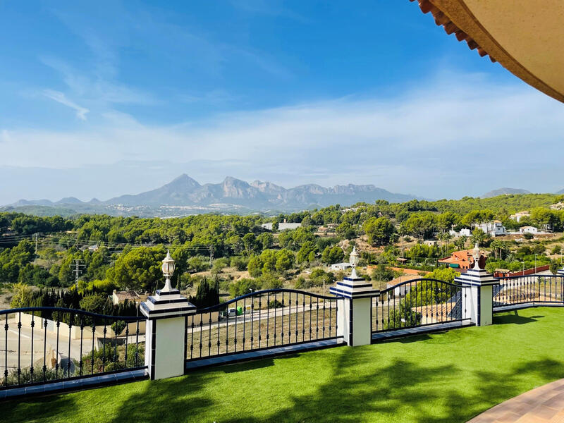 6 soveværelse Villa til salg i Altea, Alicante