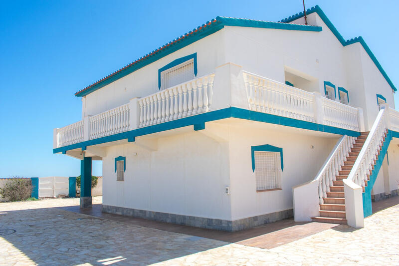 6 Cuarto Villa en venta
