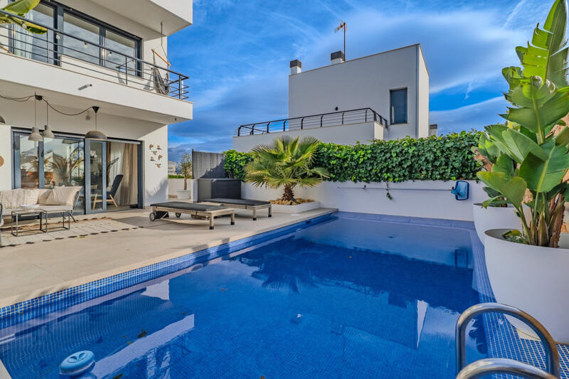 7 bedroom Villa for sale