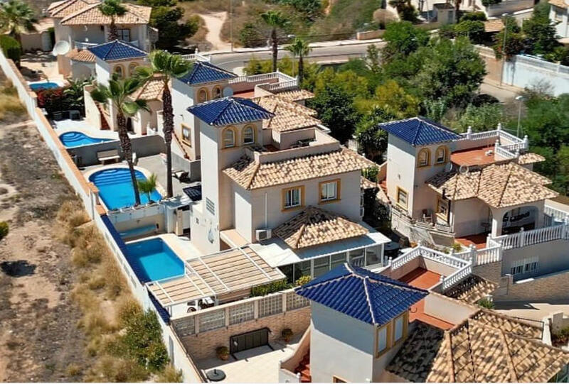 4 soveværelse Villa til salg i Playa Flamenca, Alicante