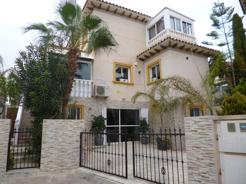 4 soveværelse Villa til salg i Playa Flamenca, Alicante