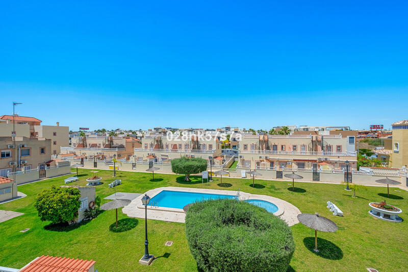 3 slaapkamer Gezinswoning Te koop in La Zenia, Alicante