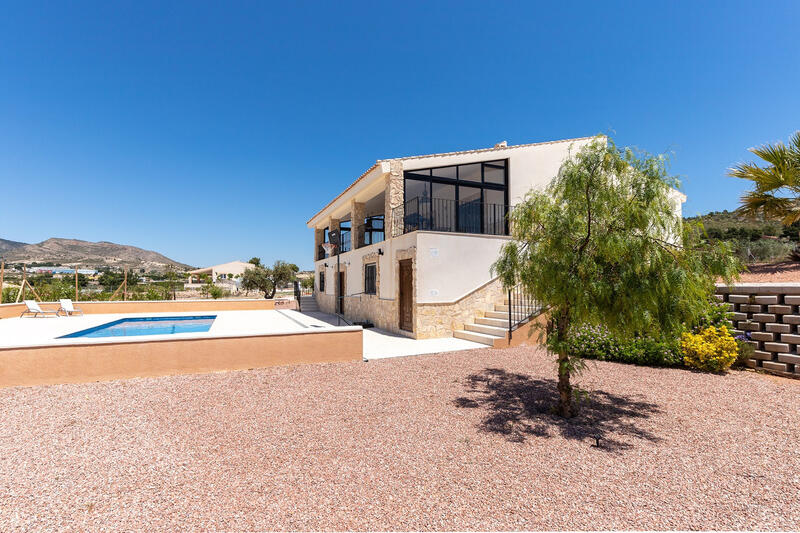 5 спальная комната вилла продается в La Romana, Alicante
