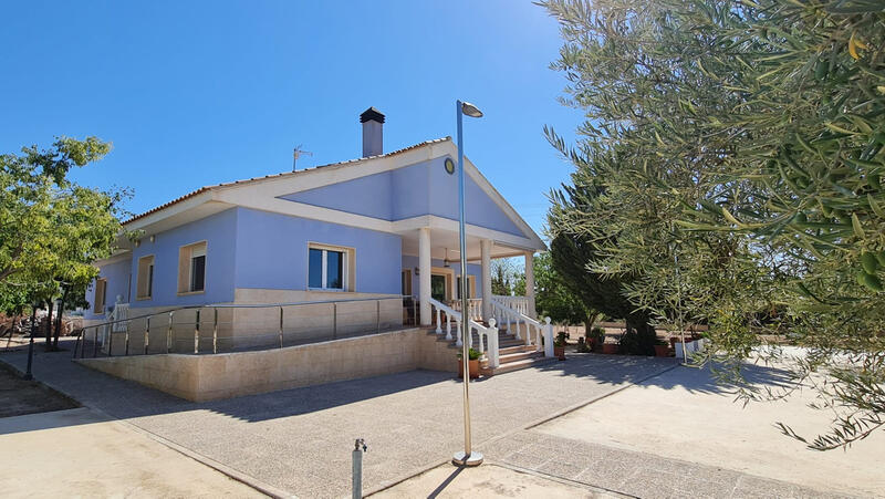 5 bedroom Villa for sale in Yecla, Murcia