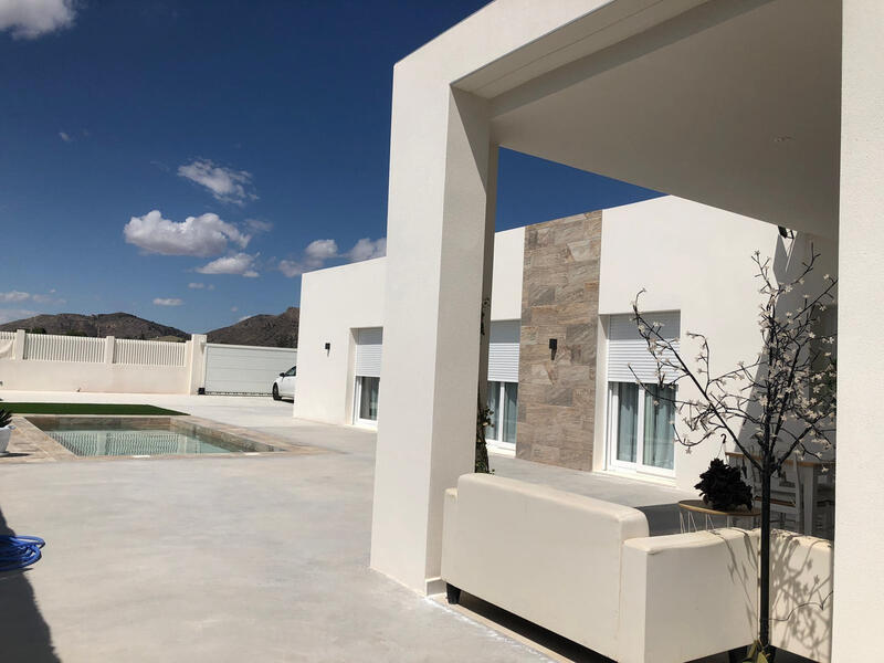 3 bedroom Villa for sale in Pinoso, Alicante