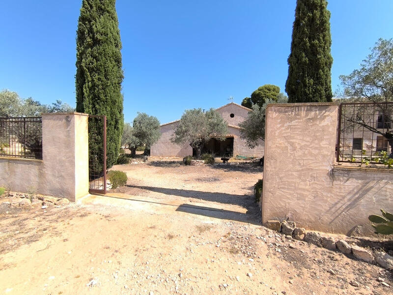 Lantställe till salu i Villena, Alicante