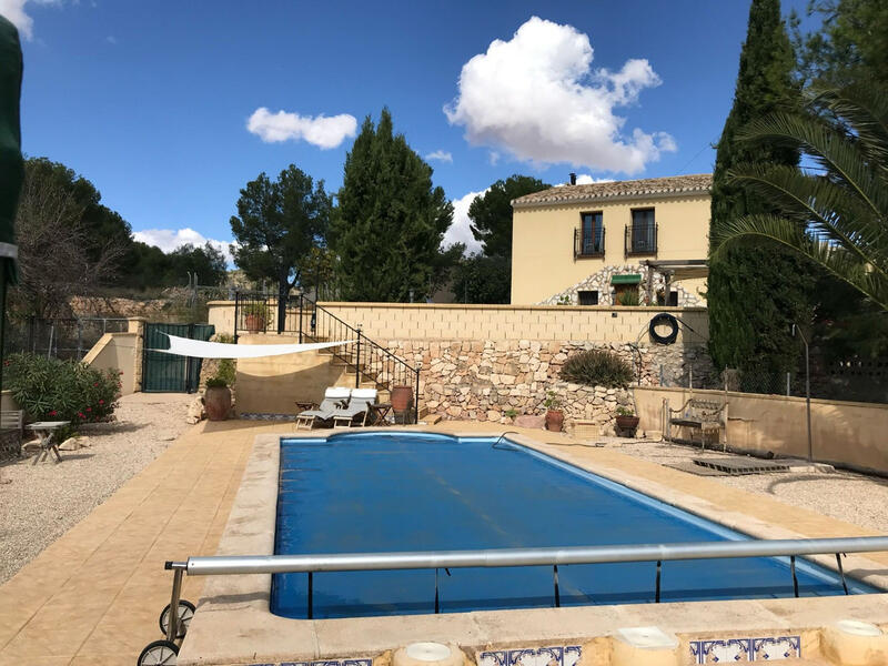 5 Cuarto Casa de Campo en venta
