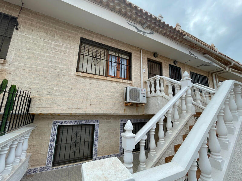 Townhouse for sale in Torrevieja, Alicante