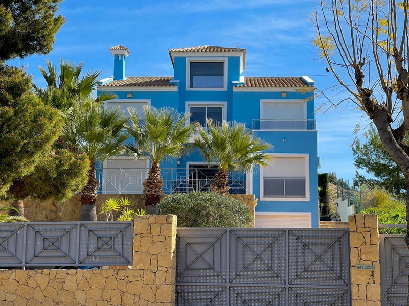 6 slaapkamer Villa Te koop in Monforte del Cid, Alicante