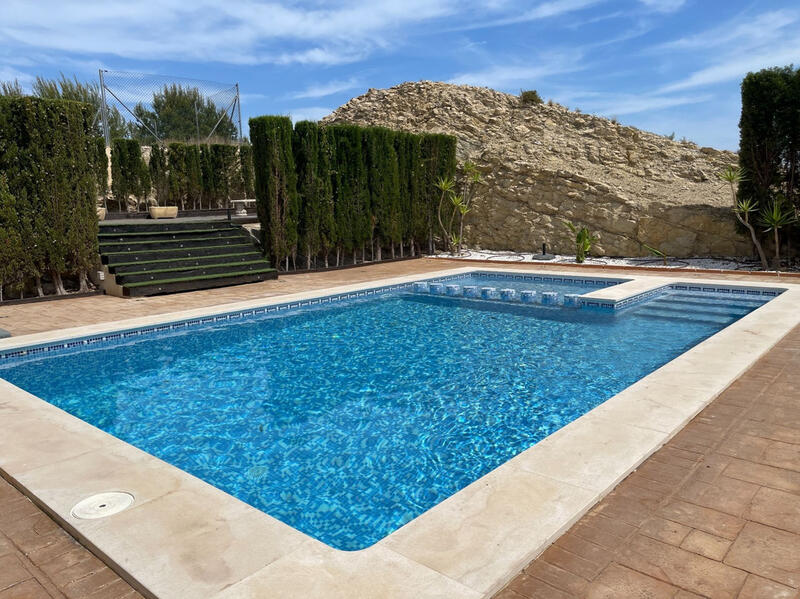 6 slaapkamer Villa Te koop in Monforte del Cid, Alicante