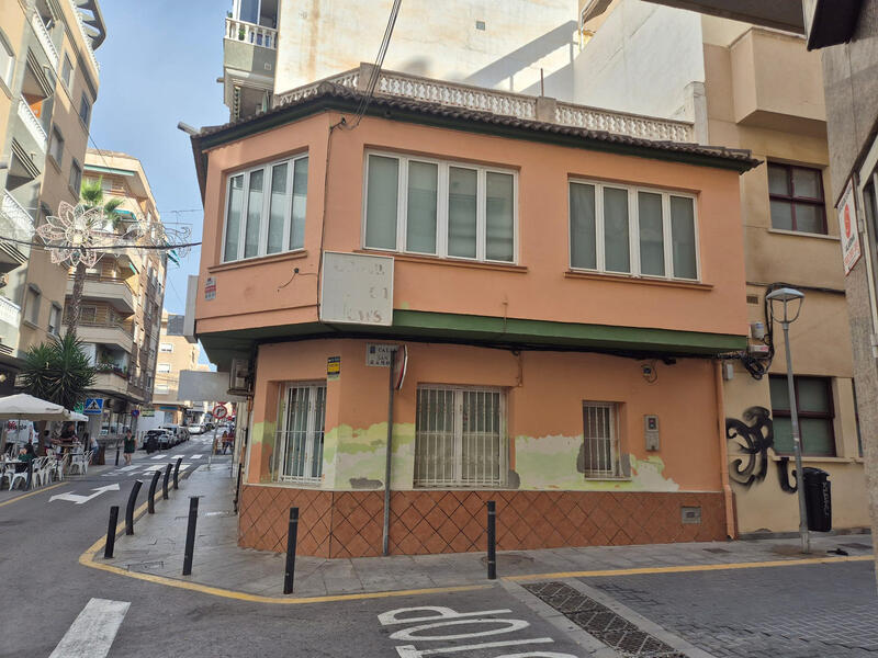2 bedroom Townhouse for sale