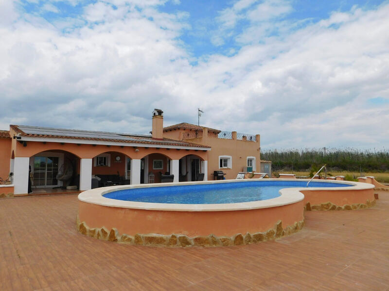 Villa à vendre dans Dolores, Alicante