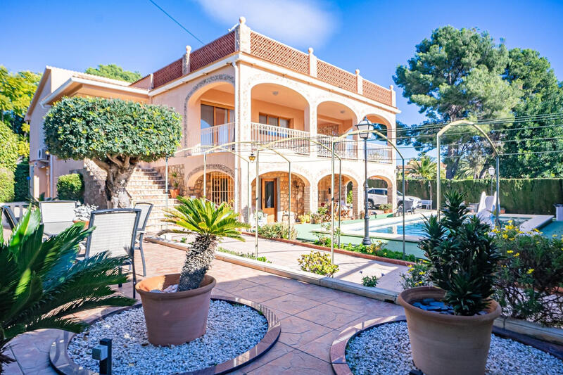 Villa Te koop in Benidorm, Alicante