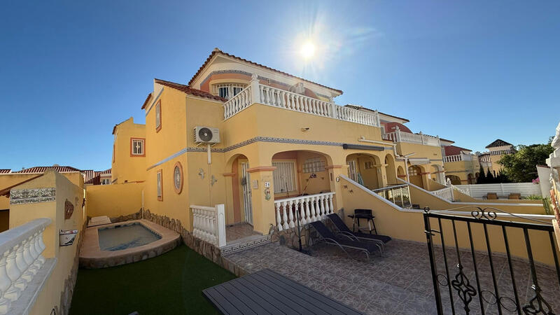 2 bedroom Townhouse for sale