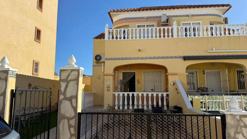 2 bedroom Townhouse for sale