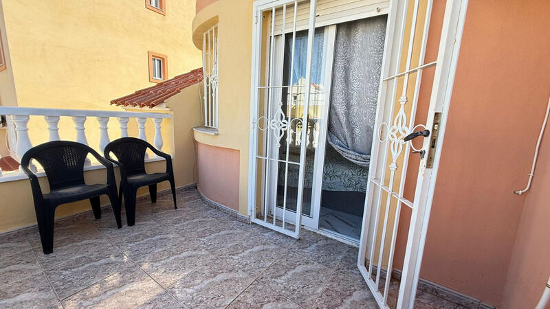 2 bedroom Townhouse for sale