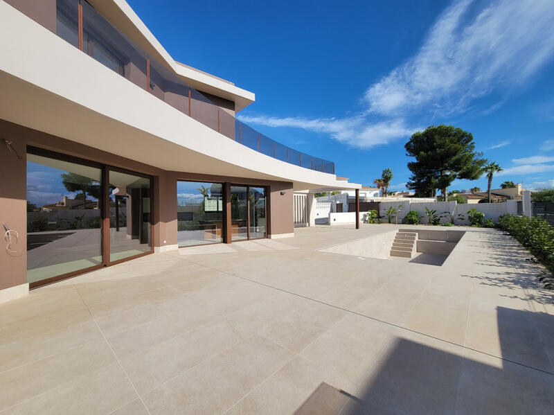Villa en venta en Calpe, Alicante