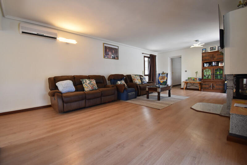 4 chambre Villa à vendre dans Villamartin, Alicante