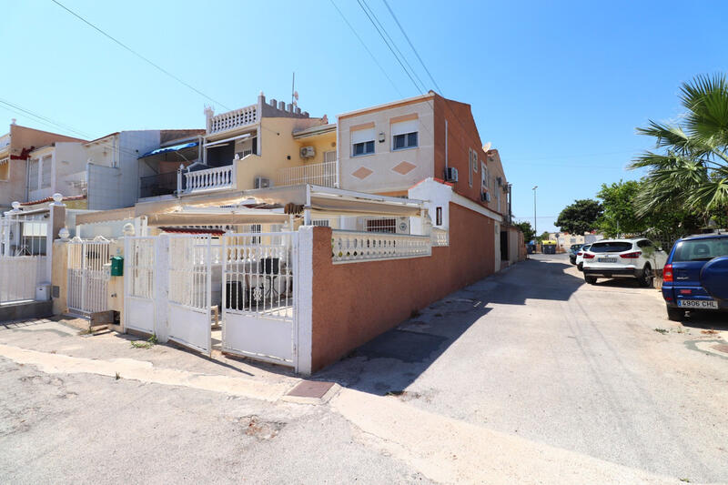 Radhus till salu i Torrevieja, Alicante