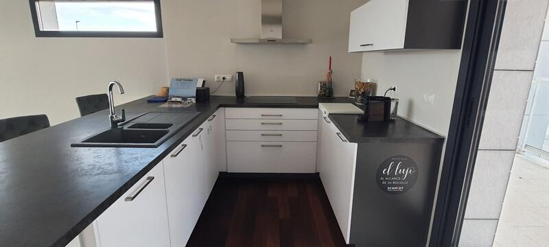 4 Schlafzimmer Villa zu verkaufen 4 Schlafzimmer Villa zu verkaufen