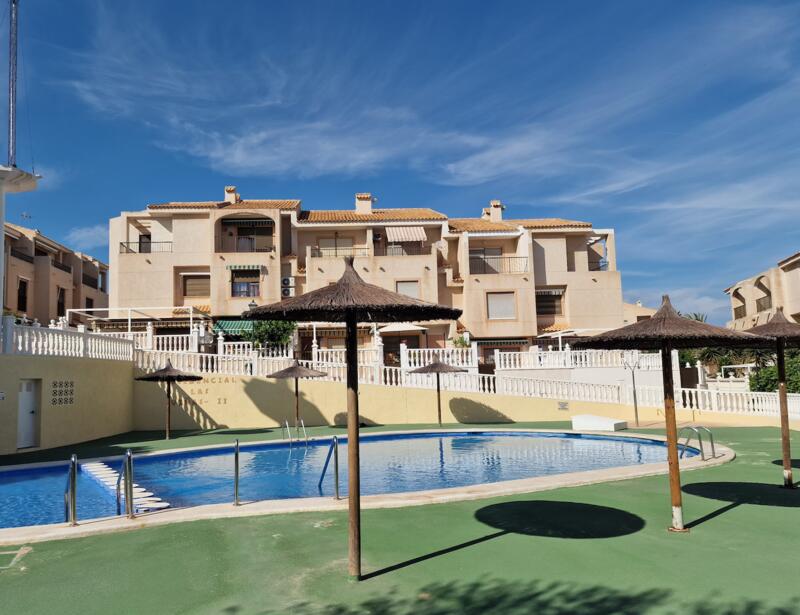 Villa till salu i Guardamar del Segura, Alicante