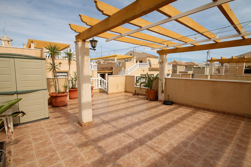 2 bedroom Townhouse for sale