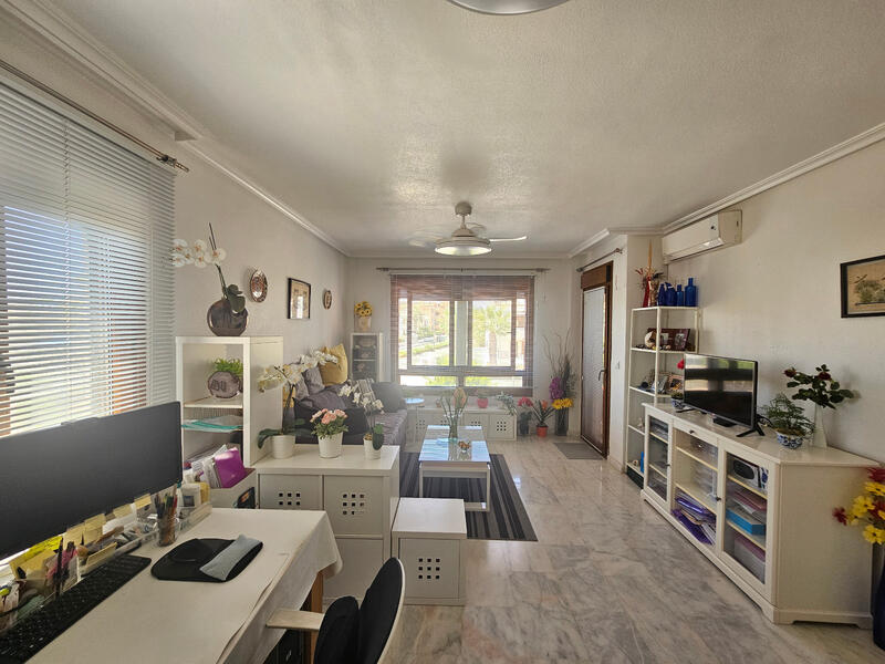 2 спальная комната квартира продается в Villamartin, Alicante
