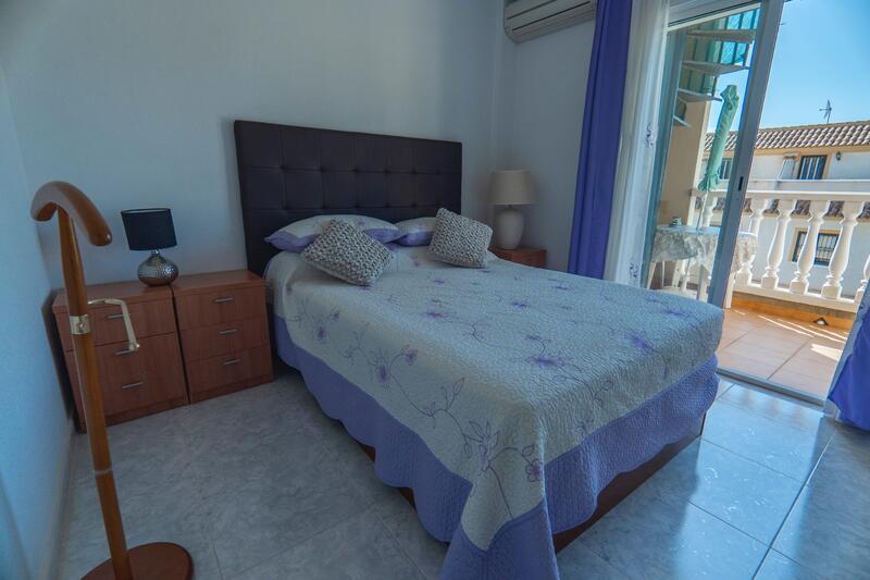2 slaapkamer Gezinswoning Te koop