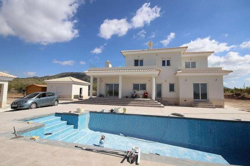 Villa for sale in Pinoso, Alicante
