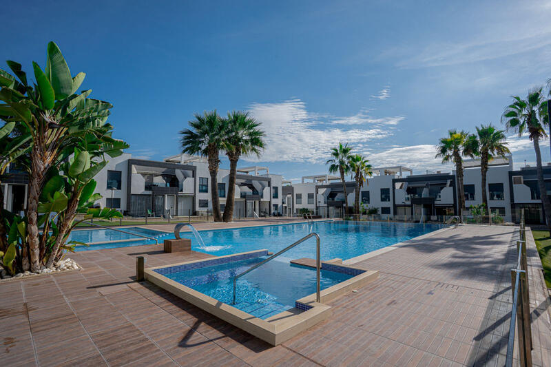 Lejlighed til salg i La Zenia, Alicante