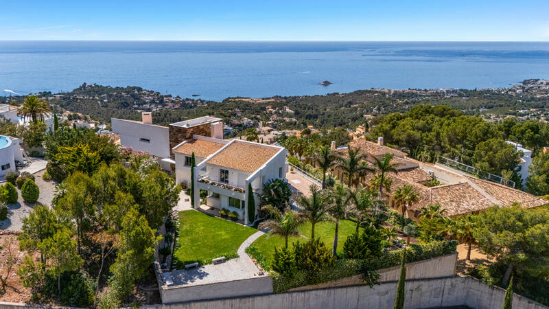 Villa for sale in Altea, Alicante