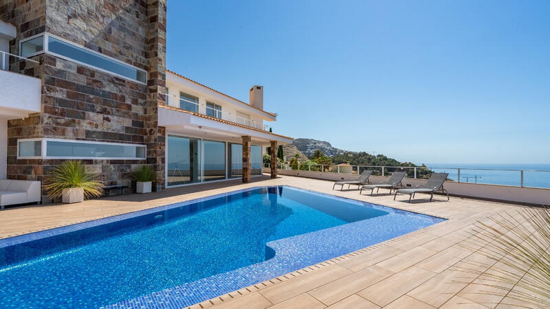 7 bedroom Villa for sale