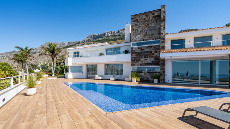 7 bedroom Villa for sale