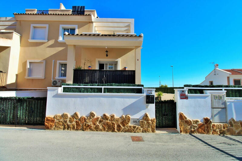 Villa for sale in San Miguel de Salinas, Alicante