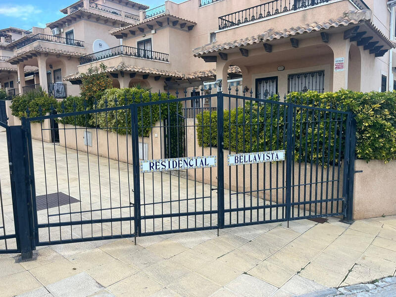 Townhouse for sale in Villamartin, Alicante