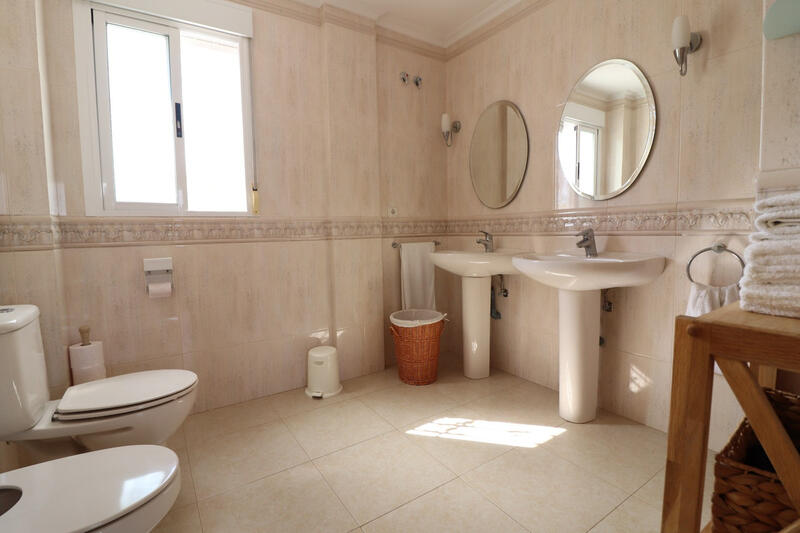 3 slaapkamer Villa Te koop 3 slaapkamer Villa Te koop