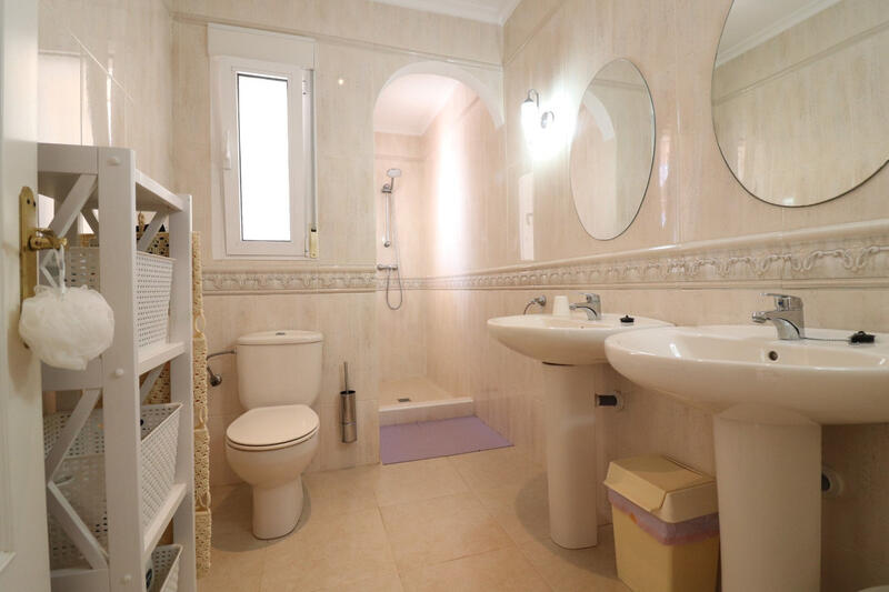 3 slaapkamer Villa Te koop 3 slaapkamer Villa Te koop