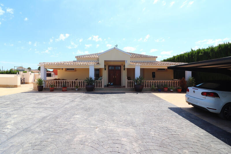 6 bedroom Villa for sale 6 bedroom Villa for sale