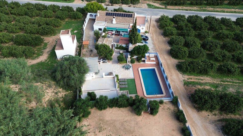 Country House for sale in Pilar de la Horadada, Alicante