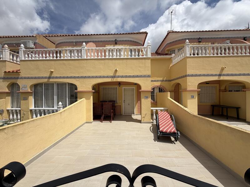 Townhouse for sale in Villamartin, Alicante
